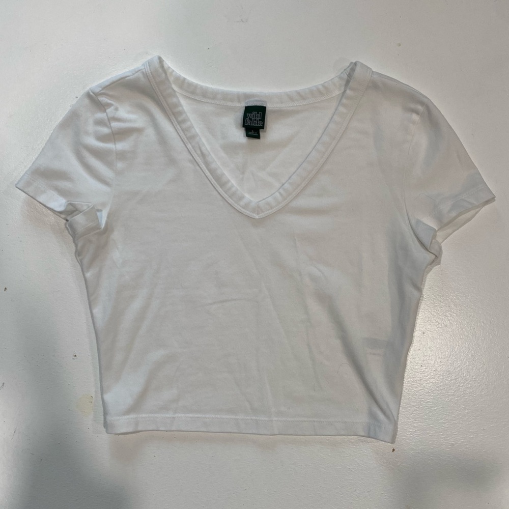v-neck white cropped t-shirt!